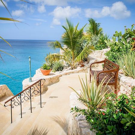 Lagun Blou Dive And Beach Resort Bagian luar foto