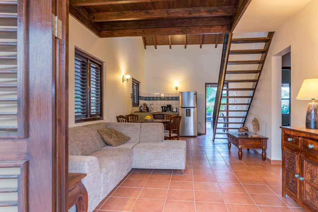 Lagun Blou Dive And Beach Resort Bagian luar foto