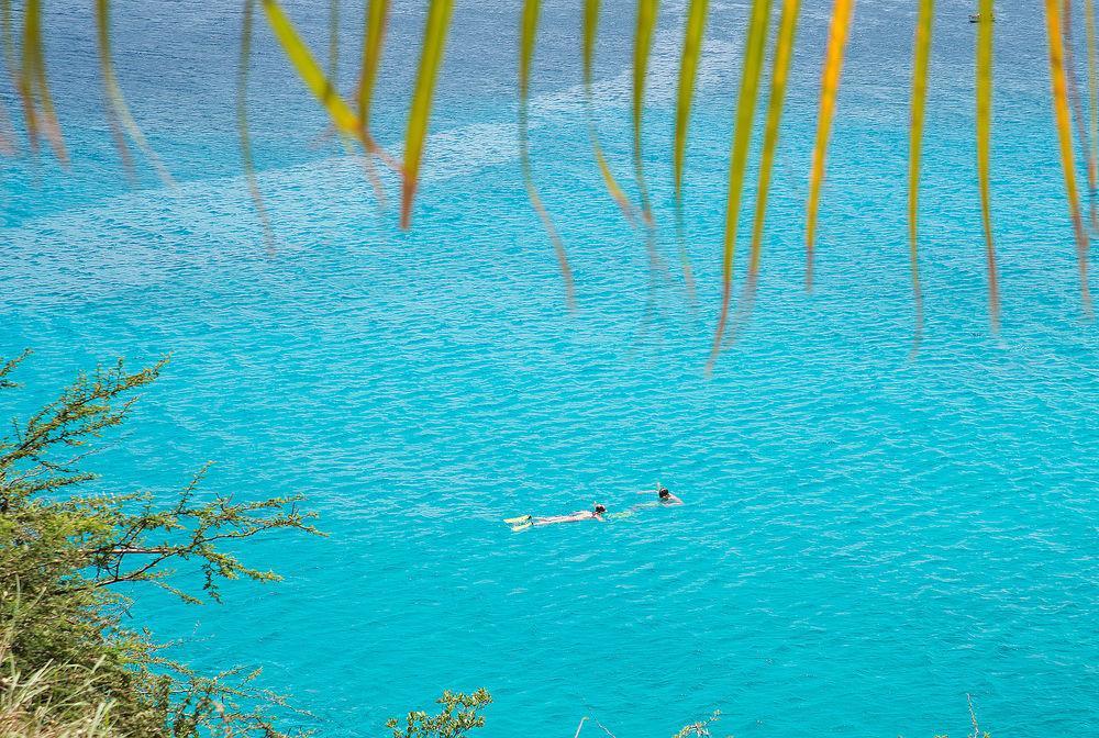 Lagun Blou Dive And Beach Resort Bagian luar foto