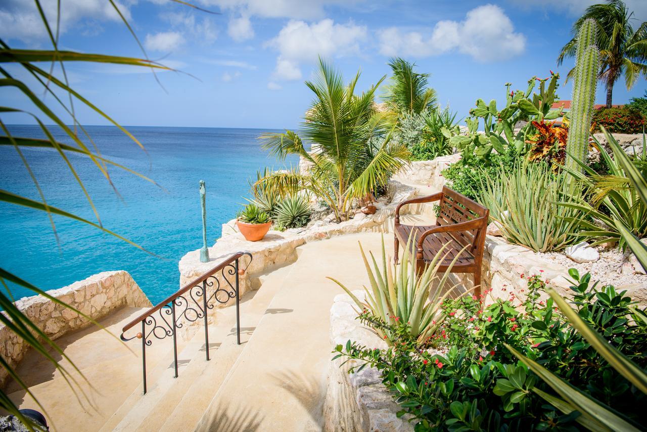 Lagun Blou Dive And Beach Resort Bagian luar foto